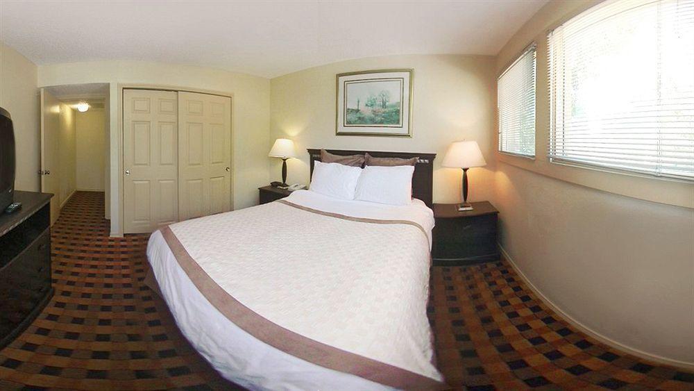 ฮอว์ทอร์น สวีท บาย วินด์แฮม ดัลลัส เลิฟ ฟิลด์ แอร์พอร์ต Hotel ภายนอก รูปภาพ